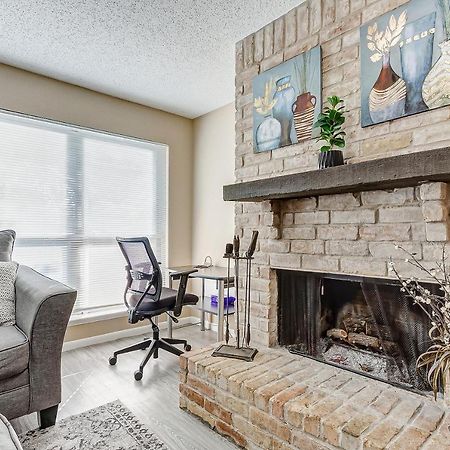 Cheerful 3-Bedroom Home With Indoor Fireplace Houston Extérieur photo