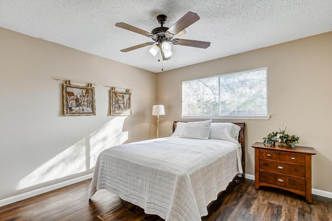 Cheerful 3-Bedroom Home With Indoor Fireplace Houston Extérieur photo