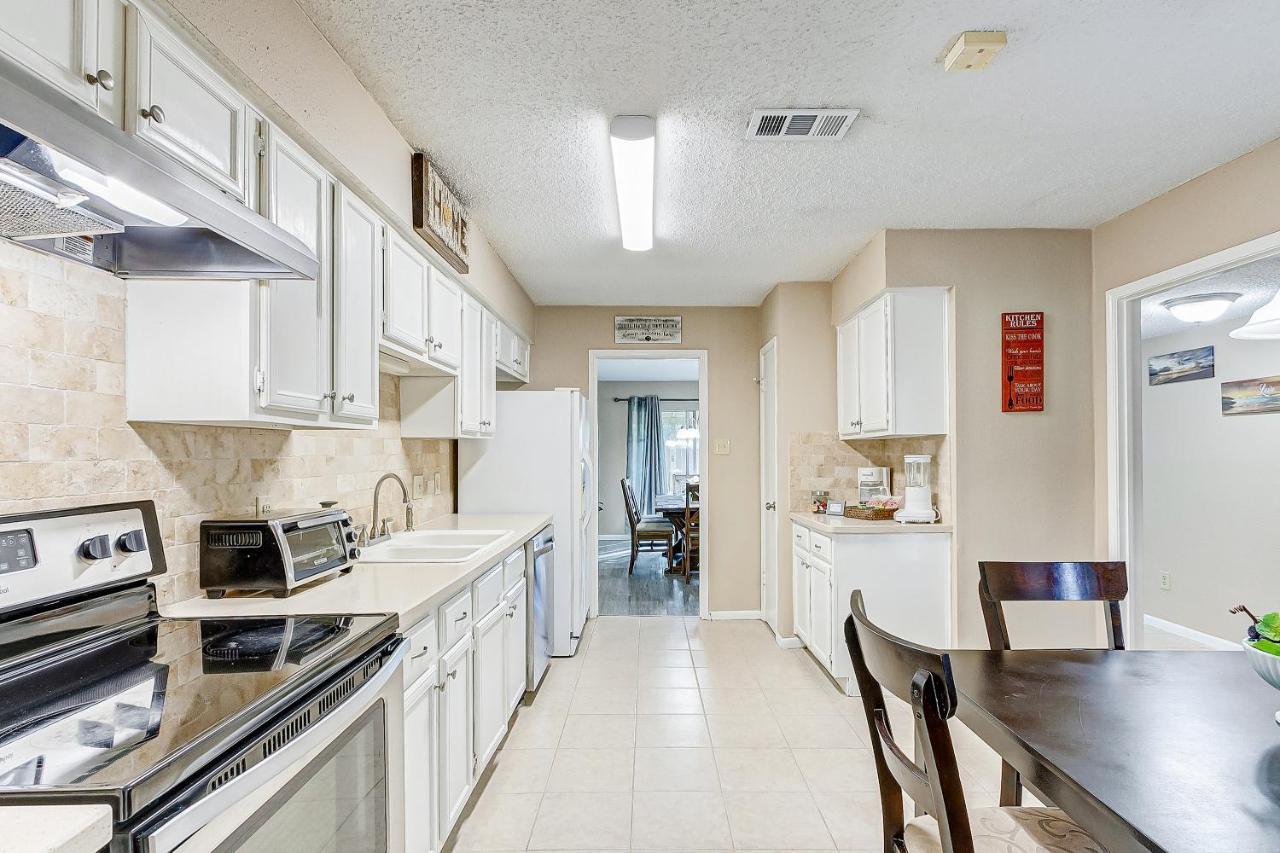 Cheerful 3-Bedroom Home With Indoor Fireplace Houston Extérieur photo