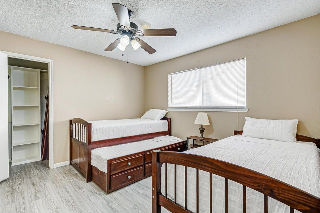 Cheerful 3-Bedroom Home With Indoor Fireplace Houston Extérieur photo